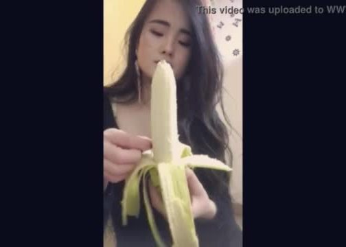 Asian pornstar vesper lynd shows off her blowjob skills part 1
