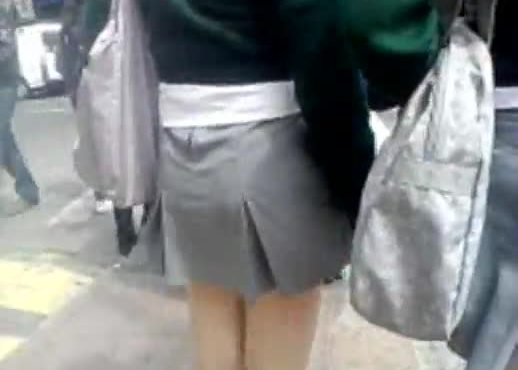 Ricas parde colegialas caminando